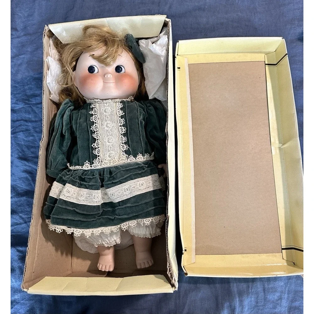 House of‎ Global Art Dolly Dingle Limited Edition Porcelain Musical Doll 1983